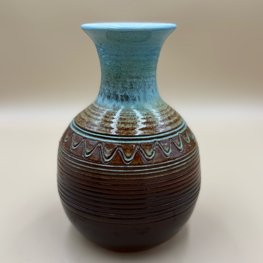 Dryden Original Vintage Pottery Vase Signed By Loi 82